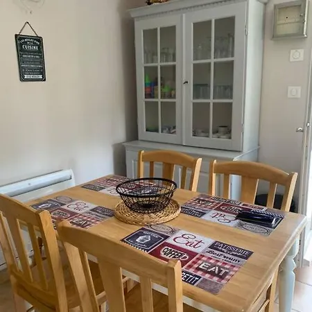 Les Cigognes * Le Champ-Saint-Pere